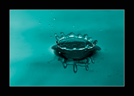 Wassertropfen cyan